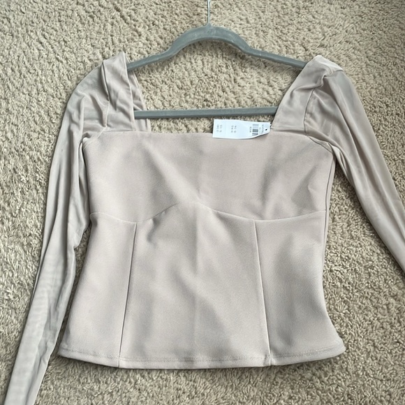Abercrombie & Fitch Tops - Abercrombie crepe square neck top